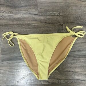 Old Navy swim bottoms. Never worn but no tags.